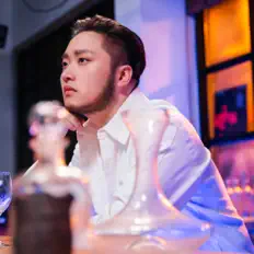 Ascolta BlueBEAR, guarda video musicali, leggi la biografia, vedi le date del tour & altro!