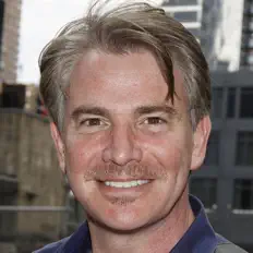 Douglas Sillsを聴いたり、ミュージックビデオを鑑賞したり、経歴やツアー日程などを確認したりしましょう！