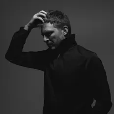 Octave Noireを聴いたり、ミュージックビデオを鑑賞したり、経歴やツアー日程などを確認したりしましょう！