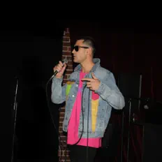 Boris Jew सुनें, म्यूज़िक वीडियो देखें, बायो पढ़ें, दौरे की तारीखें और बहुत कुछ देखें!