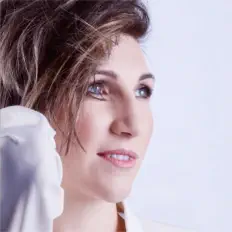 Dengarkan STELLA, tonton video musik, baca bio, lihat tanggal tur & lainnya!