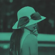 Dengarkan Harmony Green, tonton video musik, baca bio, lihat tanggal tur & lainnya!