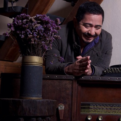 Listen to Carlos Macías, watch music videos, read bio, see tour dates & more!