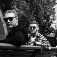 Escucha a ILWT, mira videos musicales, lee su biografía, consulta las fechas de las gira y más.