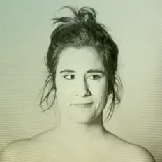 Dengarkan Sarah Cochrane, tonton video musik, baca bio, lihat tanggal tur & lainnya!