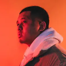 Dengarkan Darz, tonton video musik, baca bio, lihat tanggal tur & lainnya!