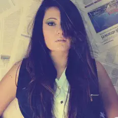 Poslechněte si interpreta Emiliana Cantone, sledujte hudební videa, přečtěte si životopis, podívejte se na data turné a další informace.