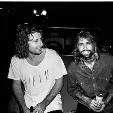 收听 Les Krills、观看音乐视频、阅读小传、查看巡演日期等 ！