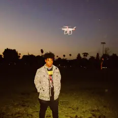 Écoutez Robbie, regardez des vidéoclips, lisez la biographie, consultez les dates de tournée et plus encore !