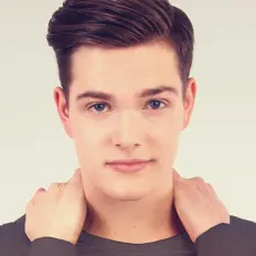 Escucha a Pim, mira videos musicales, lee su biografía, consulta las fechas de las gira y más.