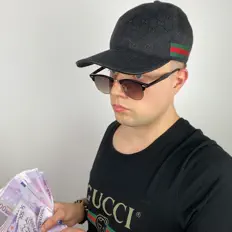 Dengarkan King Oli, tonton video musik, baca bio, lihat tanggal tur & lainnya!