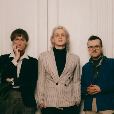 Listen to Пинк Тайд, watch music videos, read bio, see tour dates & more!
