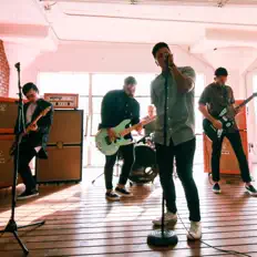 Ouça Calmgrove, assista a videoclipes, leia a biografia, veja as datas das turnês e mais!