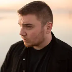 收听 Front Porch Step、观看音乐视频、阅读小传、查看巡演日期等 ！