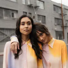 Ouve Meg & Dia, vê vídeos de música, lê a biografia, vê as datas da digressão e muito mais!