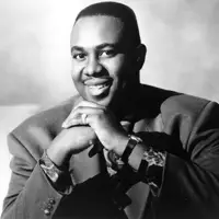 Ascolta undefined, guarda video musicali, leggi la biografia, vedi le date del tour & altro!