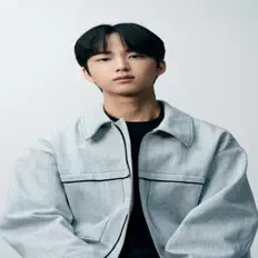 Listen to 은휘, watch music videos, read bio, see tour dates & more!