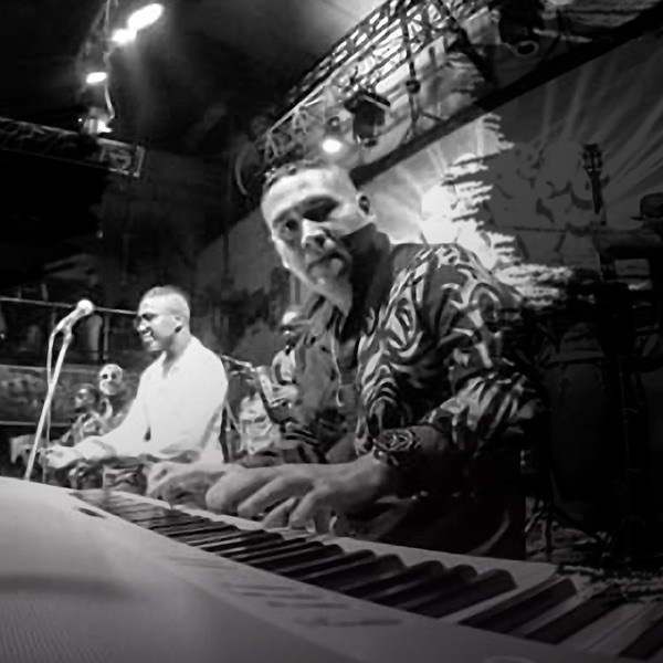 Los Conquistadores de la Salsa