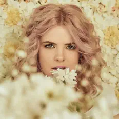 Escucha a Dani Poppitt, mira videos musicales, lee su biografía, consulta las fechas de las gira y más.