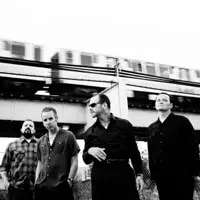 Escucha a undefined, mira videos musicales, lee su biografía, consulta las fechas de las gira y más.