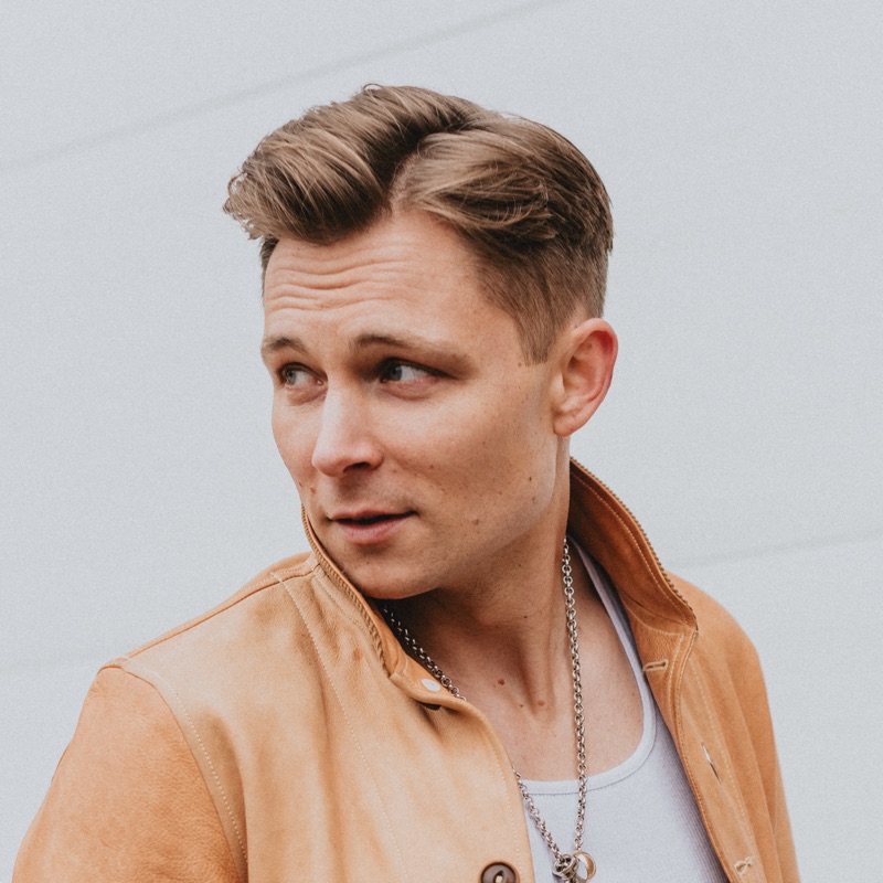 Song - Sunshine & Whiskey - Frankie Ballard