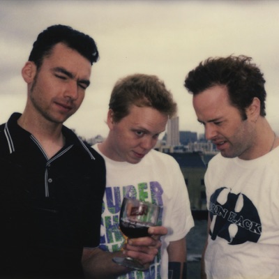 Ascolta Jawbreaker, guarda video musicali, leggi la biografia, vedi le date del tour & altro!