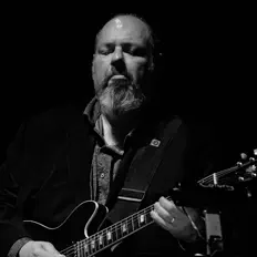 Escucha a Dan Warner, mira vídeos musicales, lee la biografía, consulta fechas de giras y mucho más.