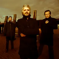Ascolta undefined, guarda video musicali, leggi la biografia, vedi le date del tour & altro!