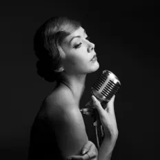 Dengarkan Anna Tsuchiya, tonton video musik, baca bio, lihat tanggal tur & lainnya!