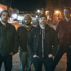 Poslechněte si interpreta Doomriders, sledujte hudební videa, přečtěte si životopis, podívejte se na data turné a další informace.