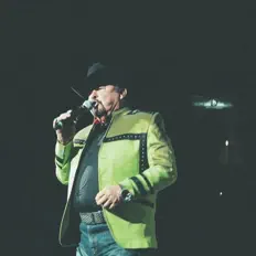 Listen to Los Traileros del Norte, watch music videos, read bio, see tour dates & more!