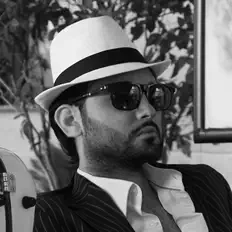 Morezaを聴いたり、ミュージックビデオを鑑賞したり、経歴やツアー日程などを確認したりしましょう！