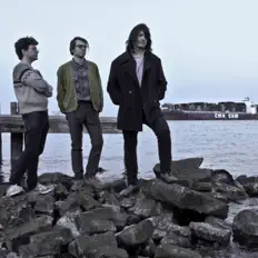 Listen to Led Er Est, watch music videos, read bio, see tour dates & more!