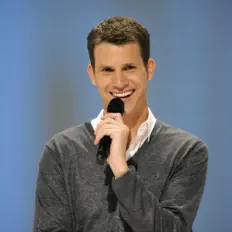 聆聽 Daniel Tosh、觀看音樂影片、閱讀小傳、查看巡演日期等！