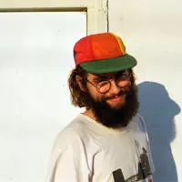 Ascolta undefined, guarda video musicali, leggi la biografia, vedi le date del tour & altro!