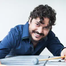 Escucha a Ricardo Valverde, mira videos musicales, lee su biografía, consulta las fechas de las gira y más.