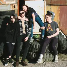 Ascolta Джуна, guarda video musicali, leggi la biografia, vedi le date del tour & altro!