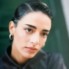Listen to Zoe Gotusso, watch music videos, read bio, see tour dates & more!