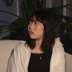 Escucha a Kim Heeso, mira videos musicales, lee su biografía, consulta las fechas de las gira y más.