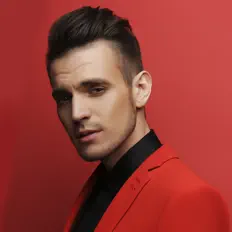 Poslechněte si interpreta Andrey Lenitskiy, sledujte hudební videa, přečtěte si životopis, podívejte se na data turné a další informace.