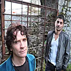 Ascolta Mako, guarda video musicali, leggi la biografia, vedi le date del tour & altro!