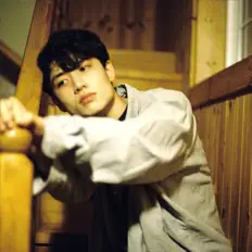 Luister naar JongYeon, bekijk muziekvideo's, lees de bio, bekijk de tourdata, en meer!