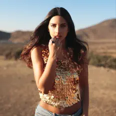 聆聽 Daniela Castillo、觀看音樂影片、閱讀小傳、查看巡演日期等！