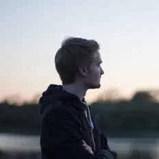 A Himitsu dinle, müzik videolarını izle, biyografisini oku, tur tarihlerini ve daha fazlasını gör!