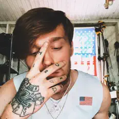 Écoutez Rich, regardez des vidéoclips, lisez la biographie, consultez les dates de tournée et plus encore !