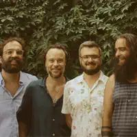 undefined을(를) 듣고, 뮤직 비디오를 보고, 약력을 읽고, 투어 일정 등을 확인하세요!