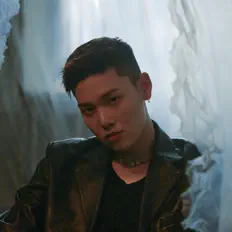 Écoutez Zelo, regardez des vidéoclips, lisez la biographie, consultez les dates de tournée et plus encore !
