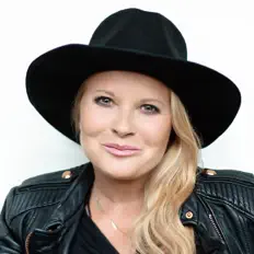 Listen to Urszula, watch music videos, read bio, see tour dates & more!