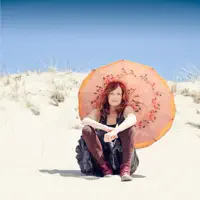 undefined dinle, müzik videolarını izle, biyografisini oku, tur tarihlerini ve daha fazlasını gör!
