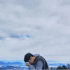 Poslechněte si interpreta Ziyang Guo, sledujte hudební videa, přečtěte si životopis, podívejte se na data turné a další informace.